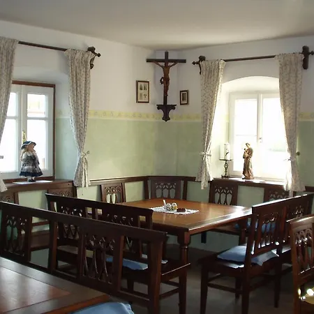 ضيافة إيرلاخميوهل موندزي